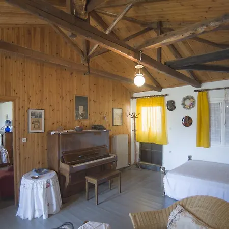 Ionian Lyre Guesthouses - Chord Asprogerakata